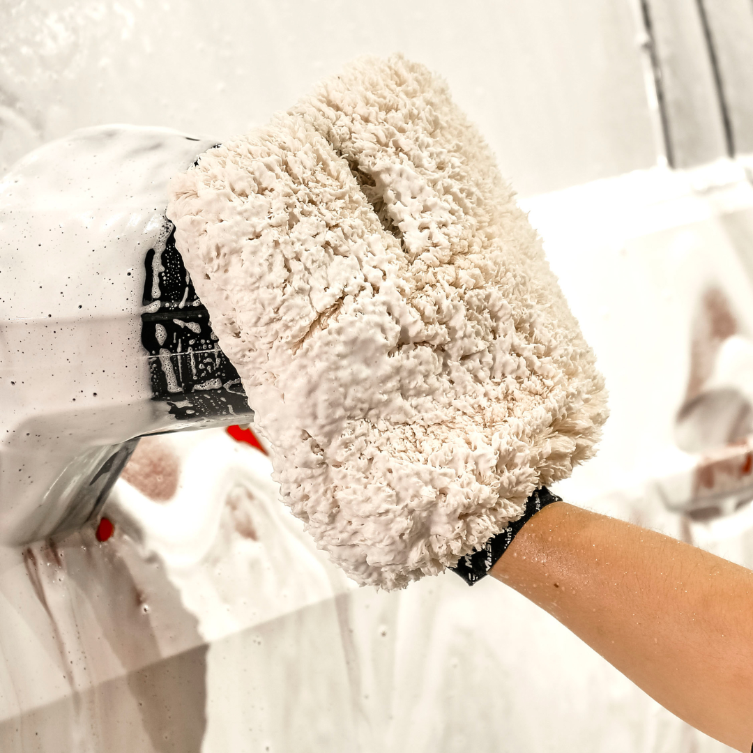 MaxShine – PLUSH MICROFIBER WASH MITT – 650 GSM - Image 4
